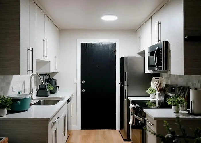 Modern 1br W/ Workspace Near O'hare Apartamento